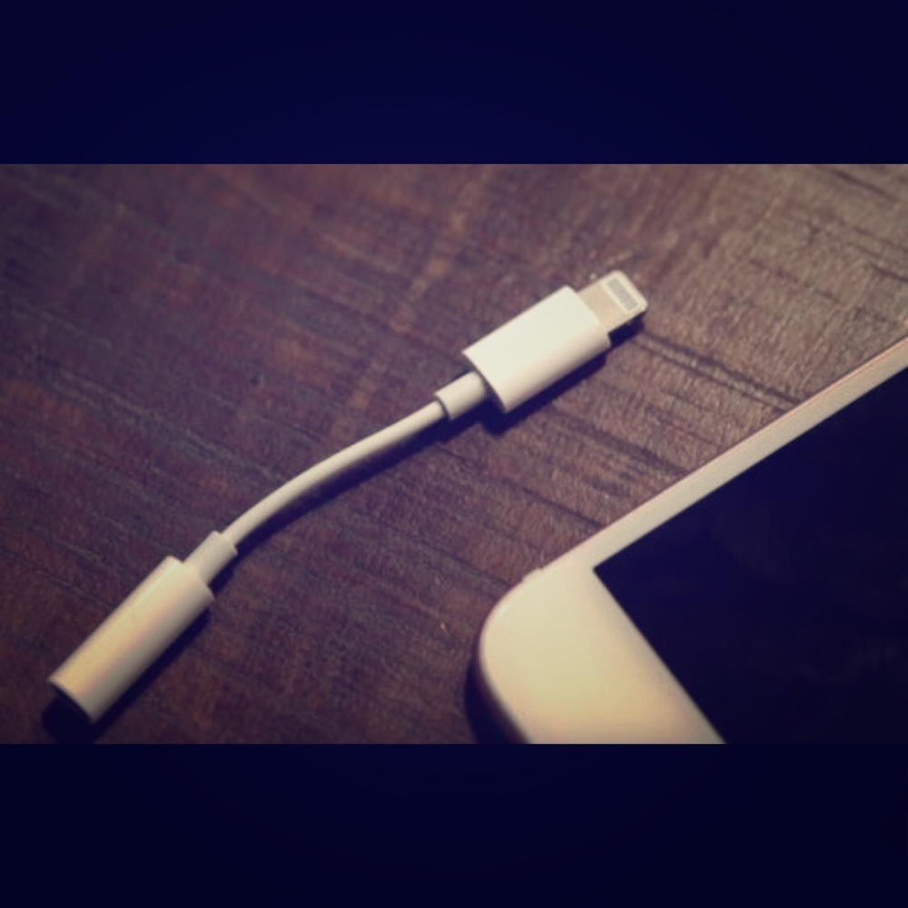 iPhone dongle